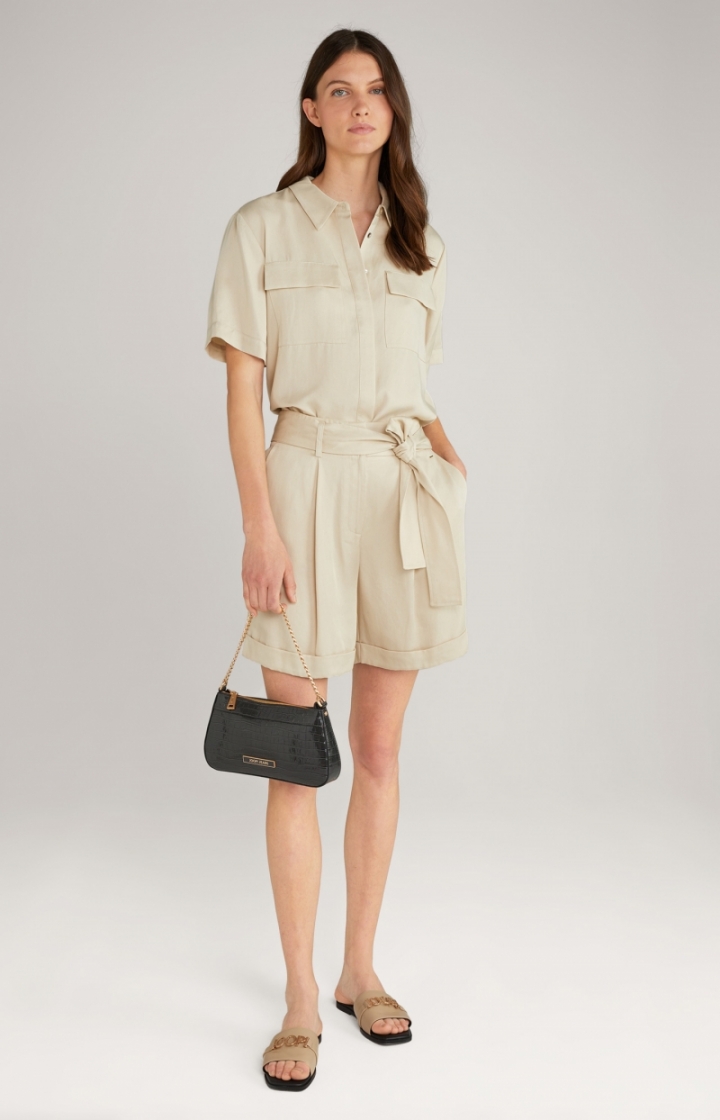  LIGHT BEIGE